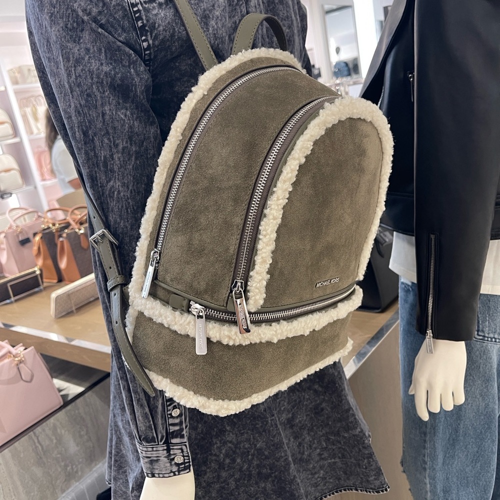 MICHAEL KORS Rhea Medium Suede and Faux Shearling Backpack
Olive
NWT - Picture 9 of 16